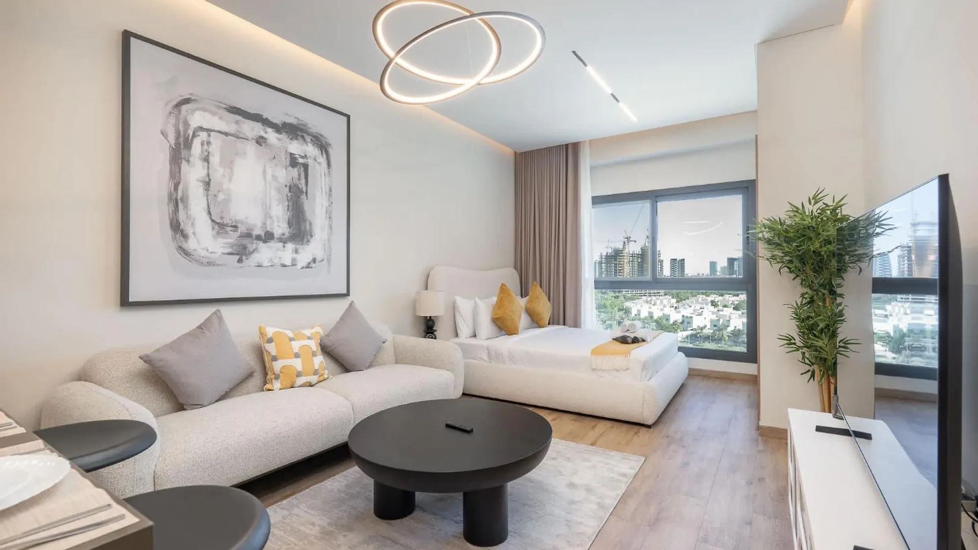 Studio That Sleeps 2 And Near Circle Mall And Five, Jvc Dubai