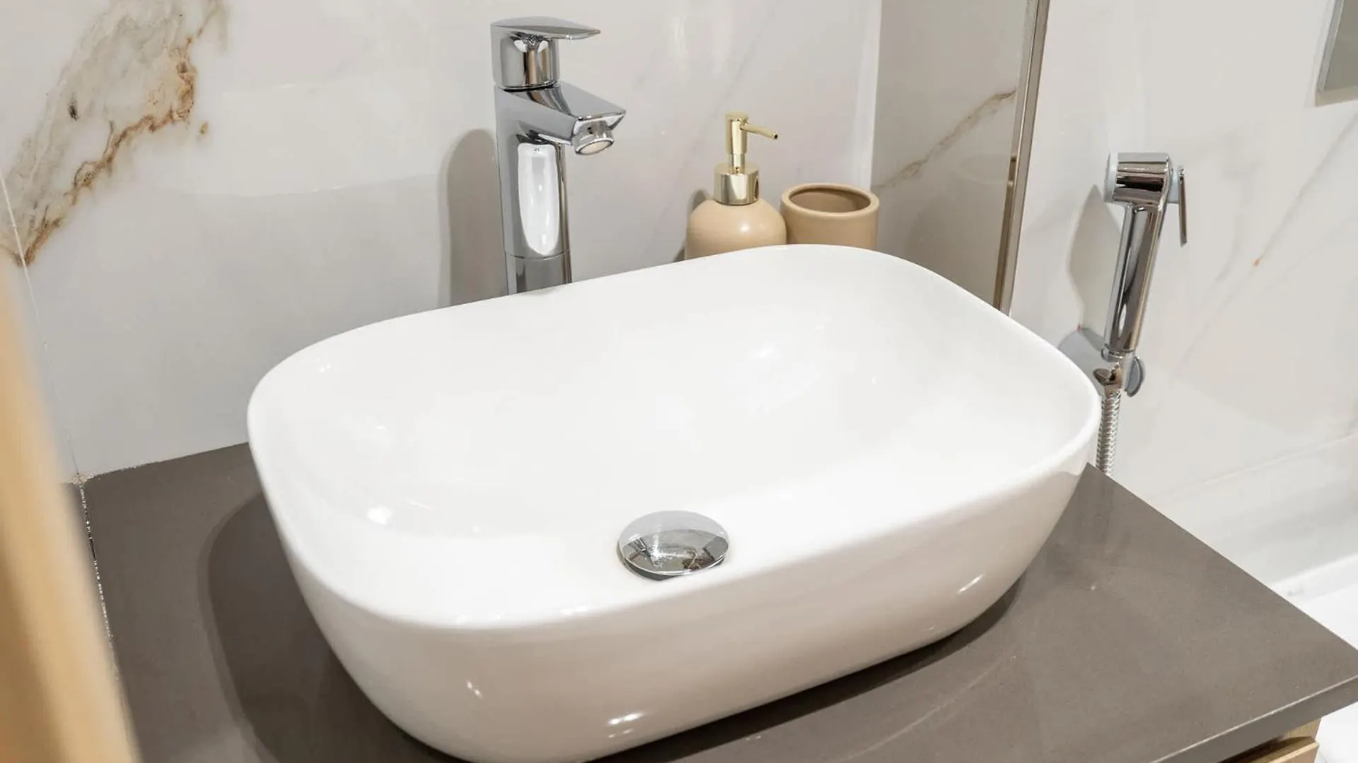 Studio That Sleeps 2 And Near Circle Mall And Five, Jvc Dubai 0*,  United Arab Emirates