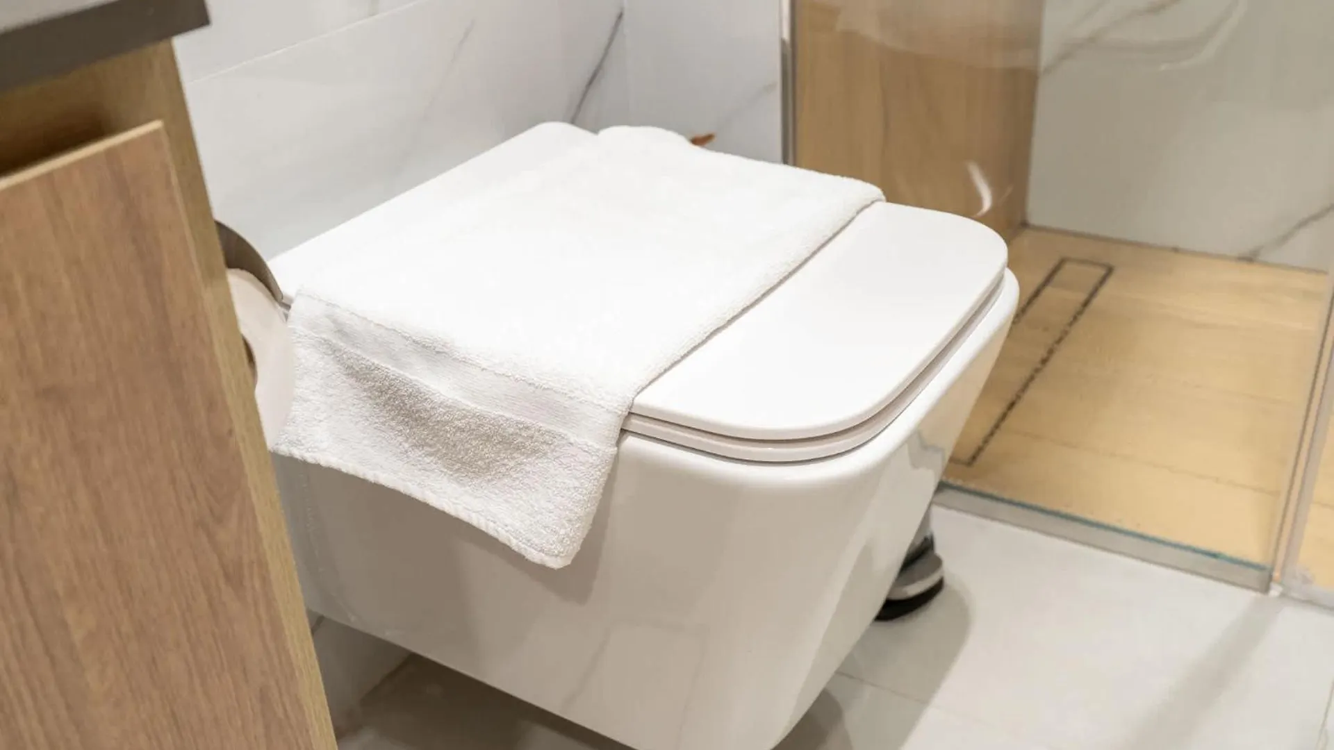 Apartment Studio That Sleeps 2 And Near Circle Mall And Five, Jvc Dubai United Arab Emirates