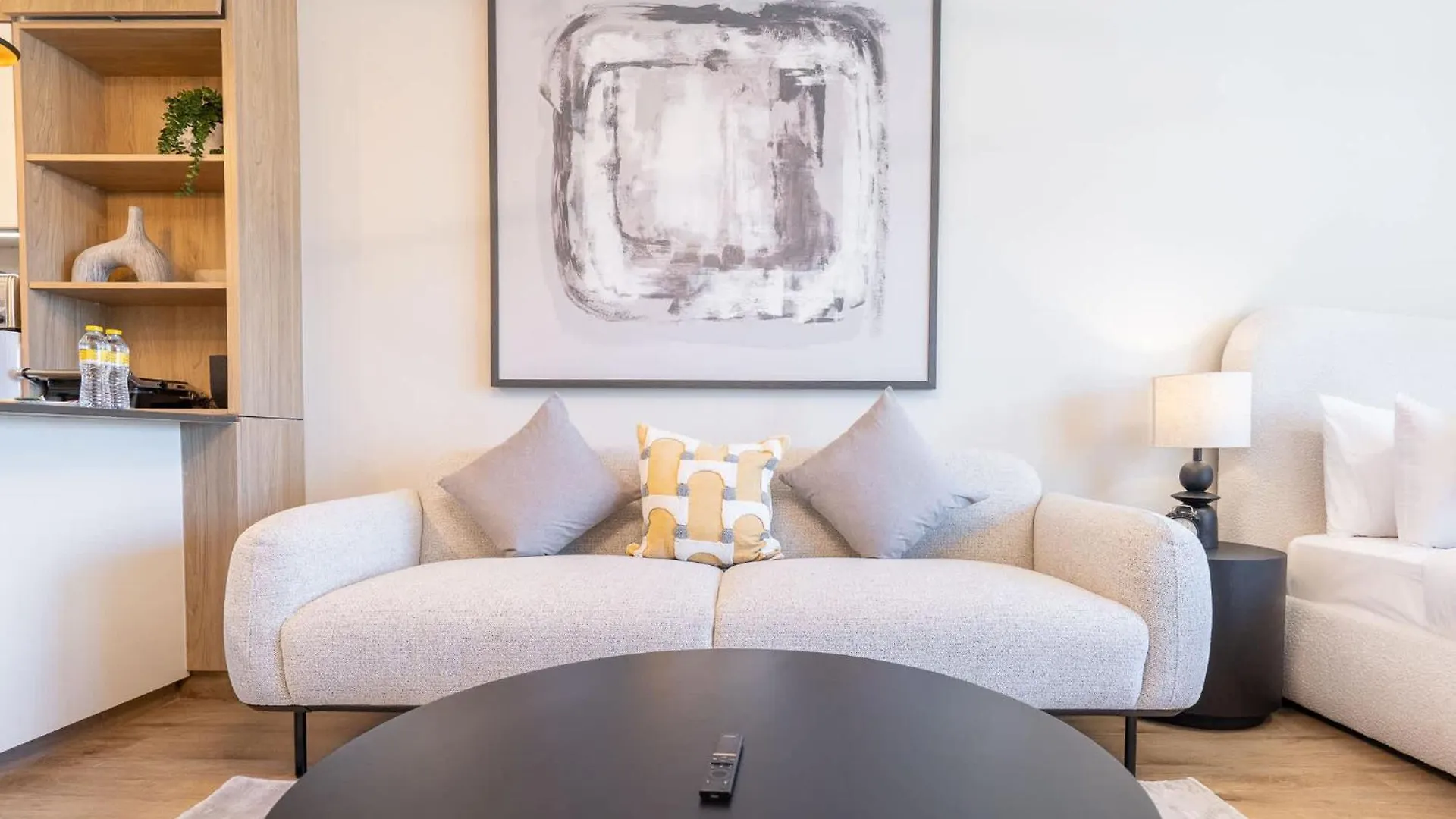 Studio That Sleeps 2 And Near Circle Mall And Five, Jvc Dubai Apartment
